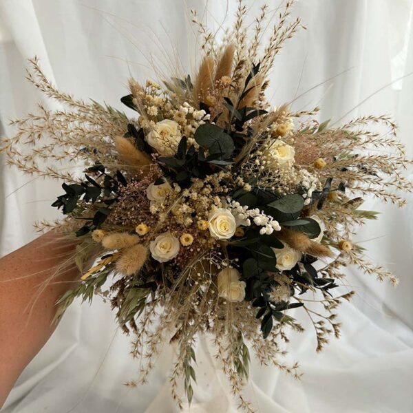 ramo-novia-preservado-mini-rosas-mano