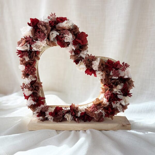 corazon-flores-preservadas-iluminada